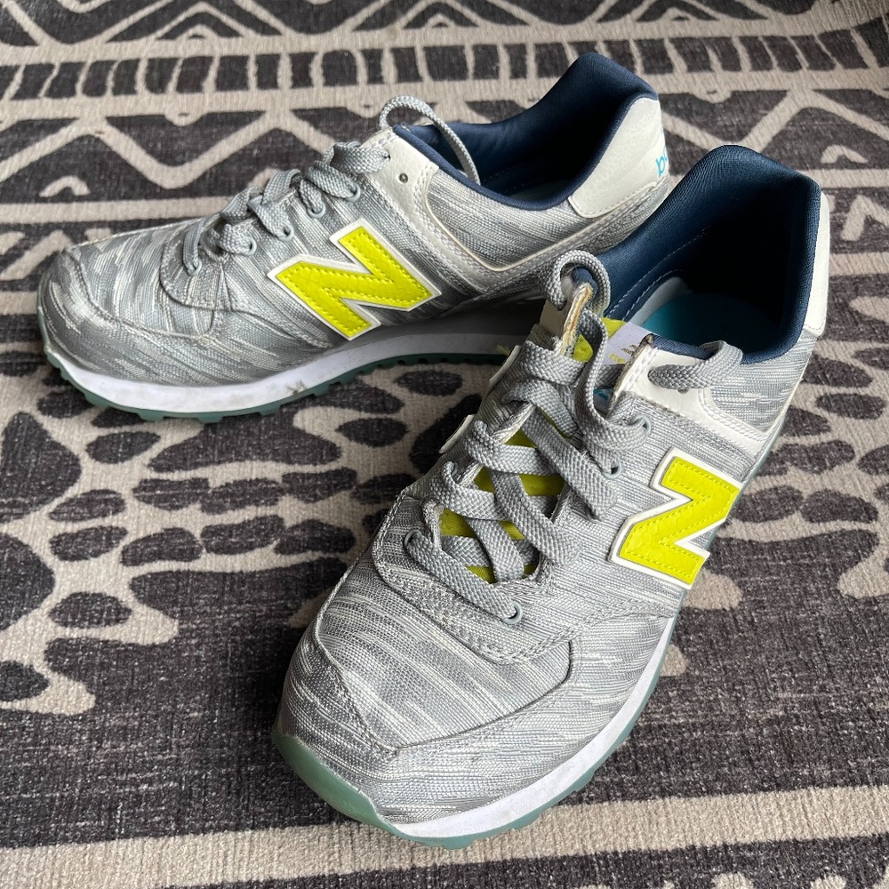 New Balance 574 WL574SIA women’s size 8 gray/yellow gently used